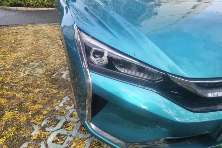 Used Dongfeng Aeolus Yixuan 2020 230T Automatic Advanced Edition Right Front Headlight