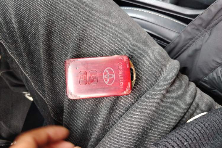 Used Toyota RAV4 2016 2.0L CVT Two-Wheel Drive Smart Edition China V Standard Vehicle Key