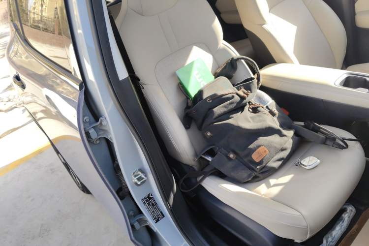 Used Wuling Bingo PLUS 2024 401 km Flagship Edition Four-Seater Version
