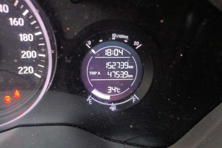 Used Honda Vezel 2017 1.8L CVT Front-Wheel Drive Pioneer Edition Odometer Close Up