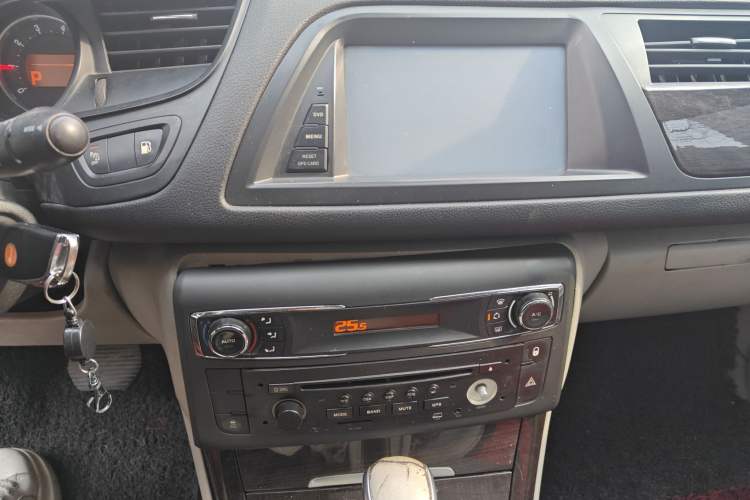 Used Citroen C5 2014 2.0L Automatic Luxury Edition Audio And AC Panel
