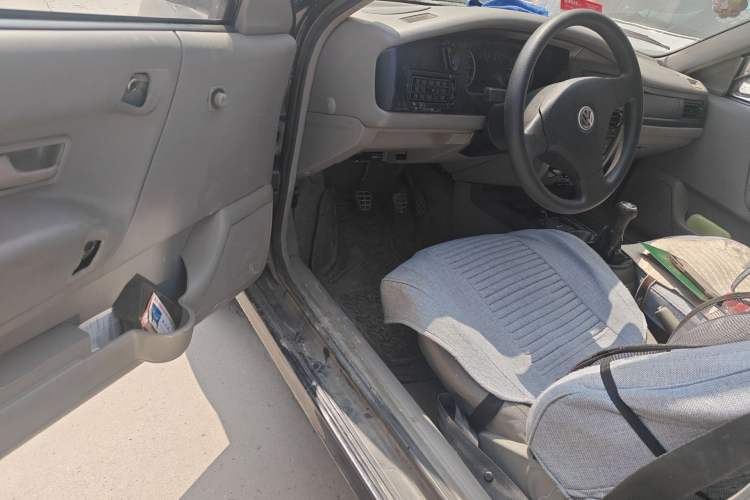 Used Volkswagen Santana Vista 2008 1.8L Manual Sishang Model
