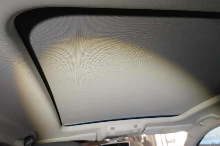 Used Volkswagen Magotan 2017 330TSI DSG Luxury Model Headliner