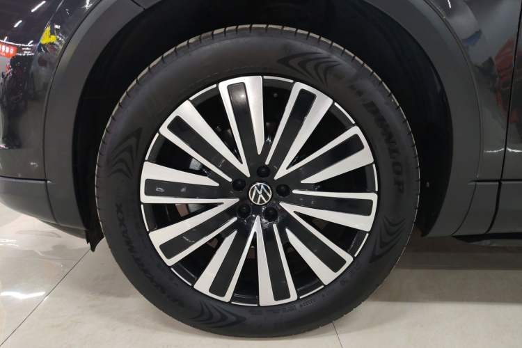 Used Volkswagen Tavendor 2023 330TSI Luxury Touring Edition
