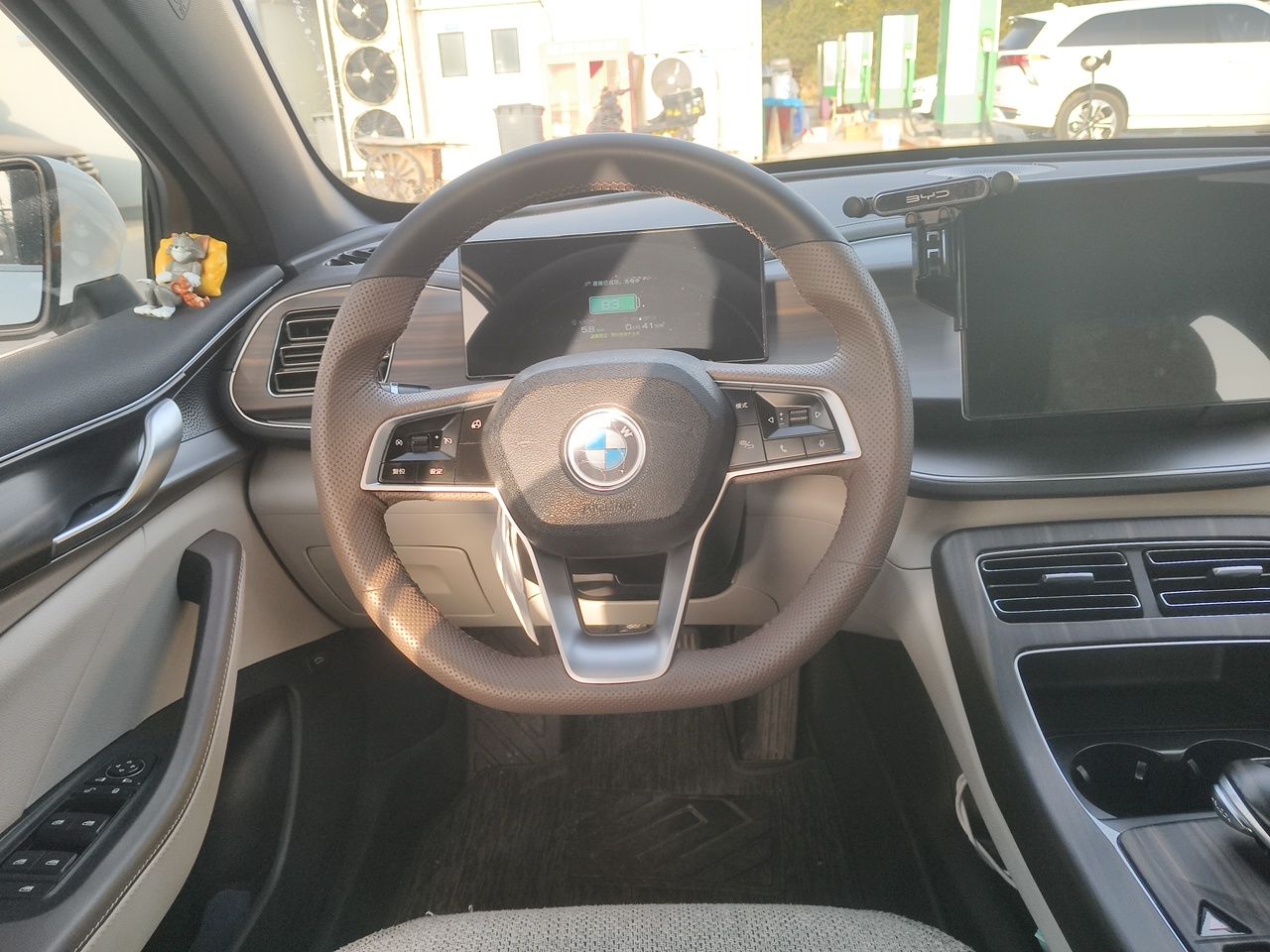 BYD Qin PLUS 2023 Champion Edition DM-i 120KM Leading Model — снимка 10