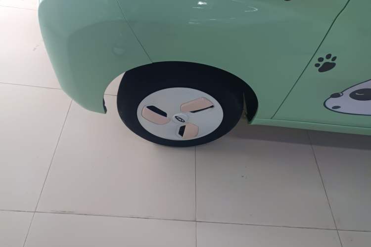 Used Chery QQ Ice Cream 2022 170km Sundae Phosphate Lithium-Ion