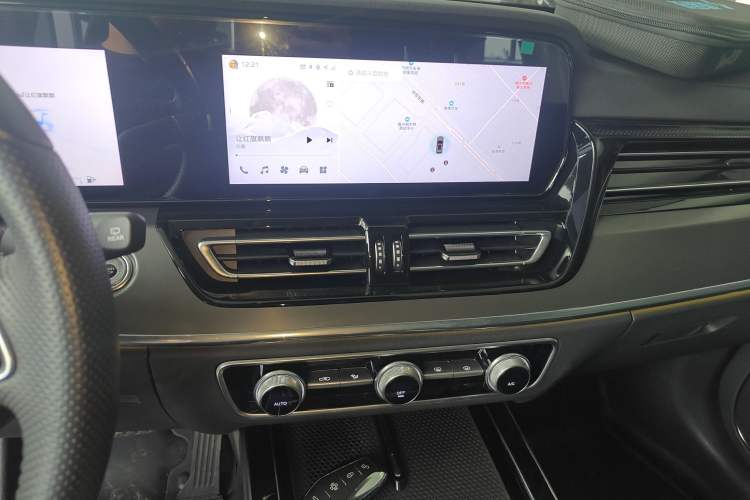 Used Hongqi HS5 2023 2.0T Qixiang Pro Edition Audio And AC Panel