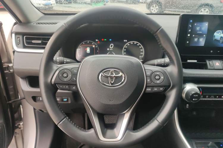 Used Toyota Wildlander 2023 2.0L CVT Two-Wheel Drive Luxury PLUS Edition Steering Wheel