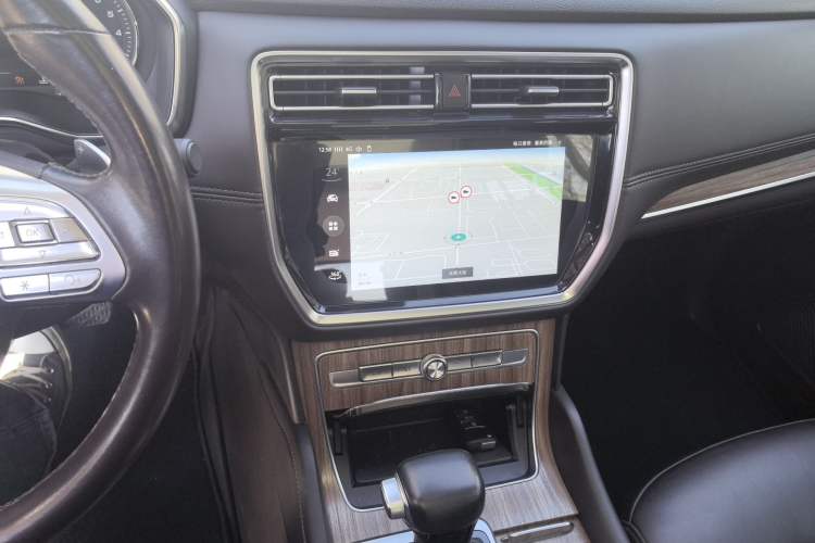 Used Roewe RX8 2018 30T Smart Connectivity Two-Wheel Drive Supreme Edition
