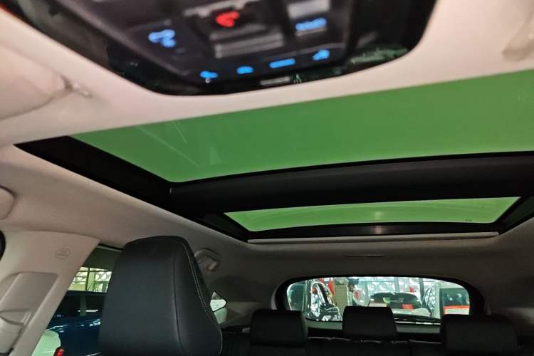 Used Toyota Harrier 2022 2.0L CVT Two-Wheel Drive Deluxe Edition