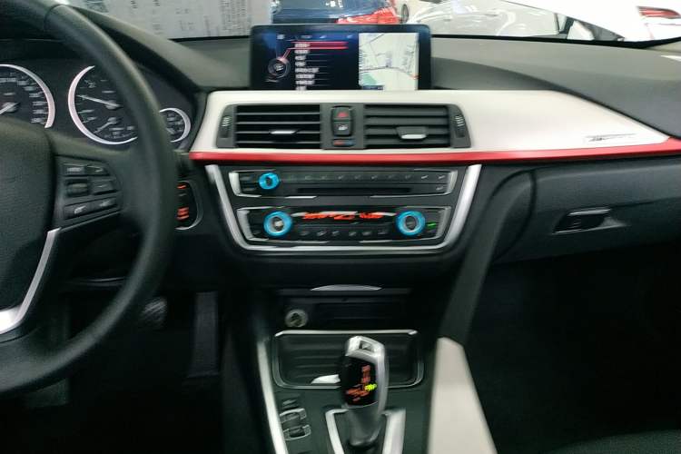 Used BMW 3 Series 2014 320Li Fashion Model
