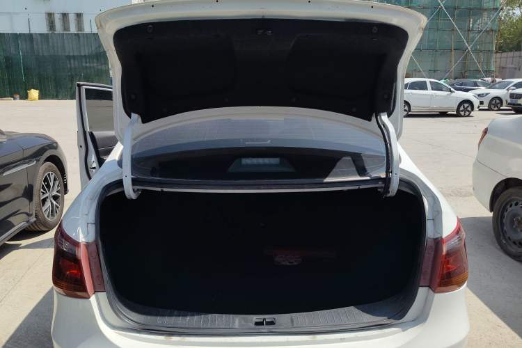 Used Dongfeng Aeolus E70 2021 Revised Version 360H Battery-Swap Edition
