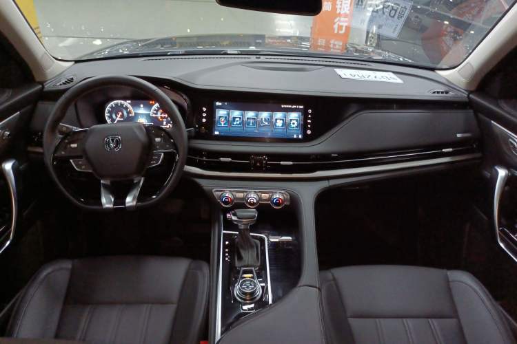 Used CHANGAN CS95 2019 2.0T Two-Wheel-Drive Luxury Version
