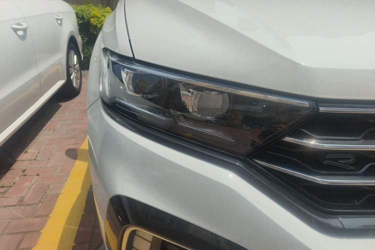 Used Volkswagen T-ROC 2022 280TSI DSG Two-Wheel Drive R-Line Pro PLUS
