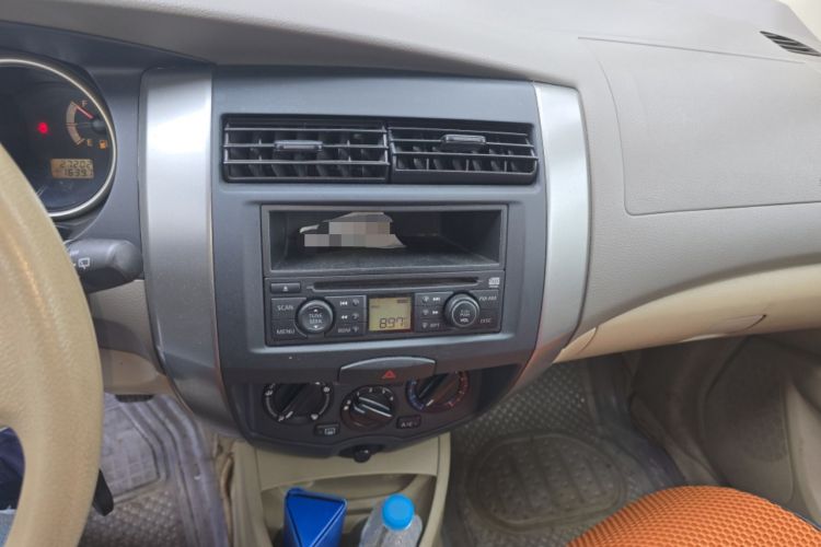 Used Nissan Livina 2008 1.6L Manual XuanNeng Model

