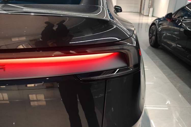 Used Tesla Model Y 2025 Rear-Wheel-Drive Version Exterior 3