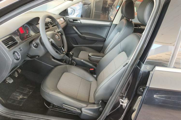 Used Volkswagen Santana 2019 1.5L Manual Comfort Edition China VI Standard
