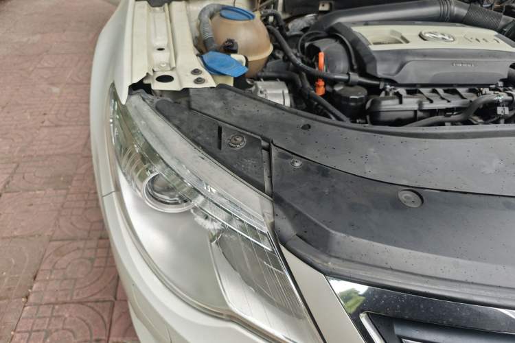 Used Volkswagen FAW-Volkswagen CC 2012 2.0 TSI Luxury Model Right Front Headlight