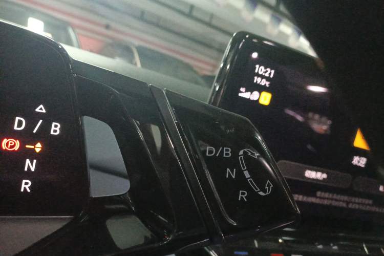 Used Volkswagen ID.4 X 2022 Pure Long-Range Version Gear Lever