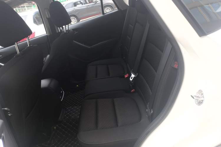 Used Mazda CX-5 2015 2.0L Automatic Two-Wheel Drive Urban Version Left Rear Seat