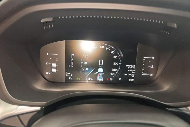 Used Volvo XC60 2021 T5 4x4 Smart Luxury Edition Instrument Cluster