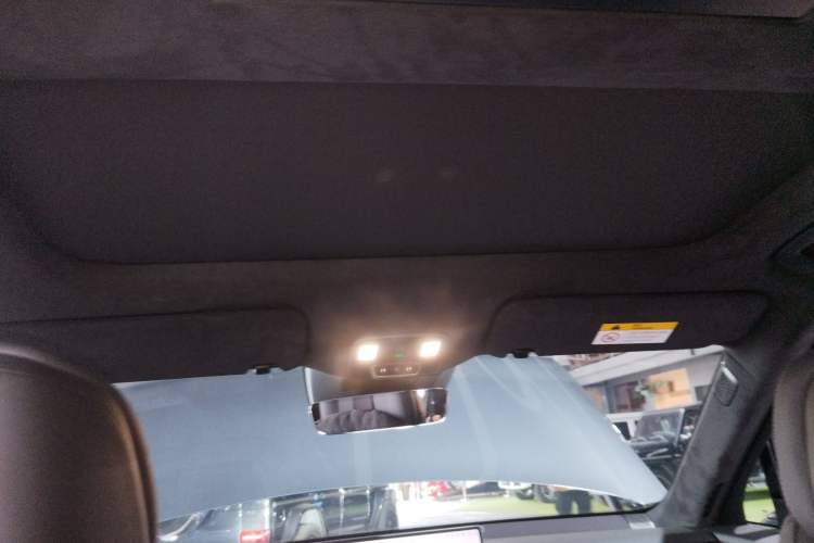 Used ONVO Luxeed L90 2025 Model—Ultra Six-Seater Version
