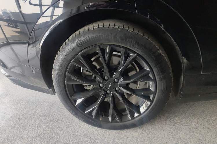 Used Zeekr 7X 2025 100 kWh Long-Range Rear-Wheel Drive with Intelligent Driving Features Right Rear Wheel Hub