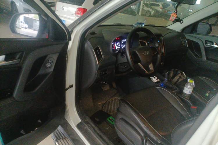 Used Hyundai ix25 2015 1.6L Automatic Two-Wheel Drive Fashionable GS Model Driver Seat