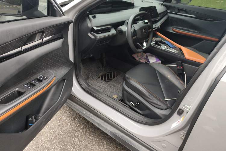 Used CHANGAN UNI-V 2022 1.5T Prestige Version Driver Seat