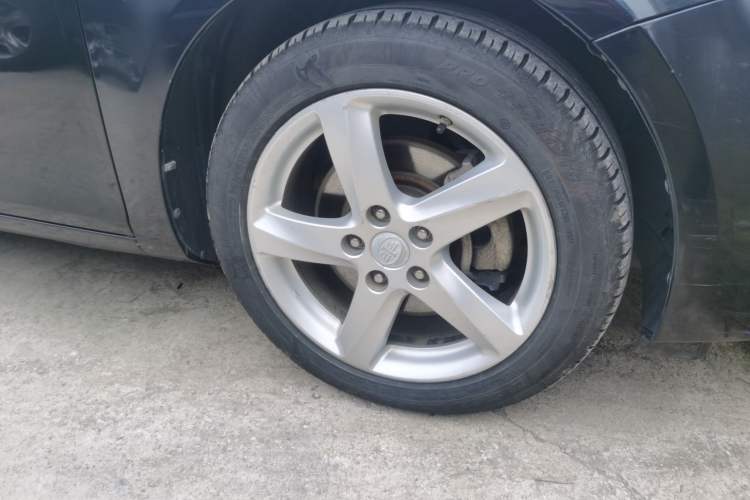 Used Bestune B90 2014 1.8T Automatic Luxury Model Right Front Wheel Hub