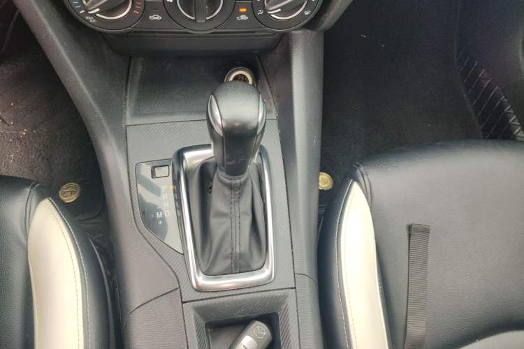 Used Mazda 3 Axela 2014 Sedan 1.5L Automatic Comfort Model Gear Lever