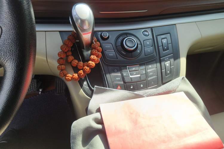 Used Buick GL8 2018 28T Comfort Model China VI Standard Gear Lever