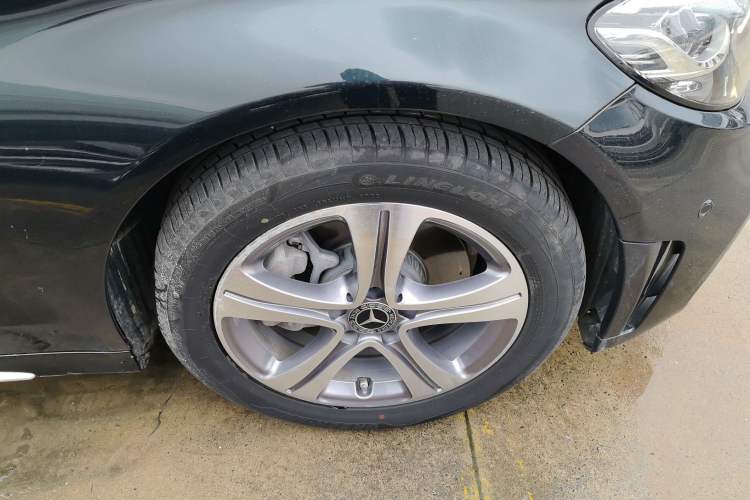 Used Mercedes-Benz C-Class 2020 Restyled C 260 L Sport Edition Right Front Wheel Hub