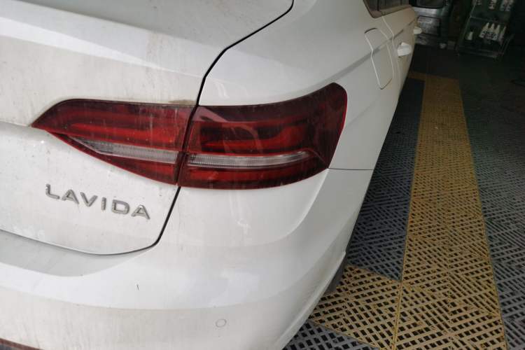 Used Volkswagen Lavida 2024 1.5L Automatic DeYi Edition Right Rear Taillight