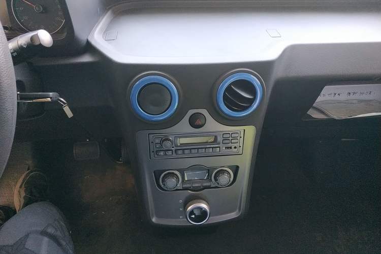 Used Foton Intelligent Blue Elf E7 2024 All-Electric Van Flat Roof 2 Seats CATL 46.36 kWh