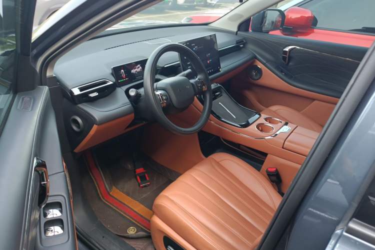 Used AION V 2024 Aion Tyrannosaurus 650 Smart Premium Edition
