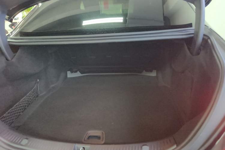 Used Mercedes-Benz E-Class 2019 E 200 L Sport Edition Trunk