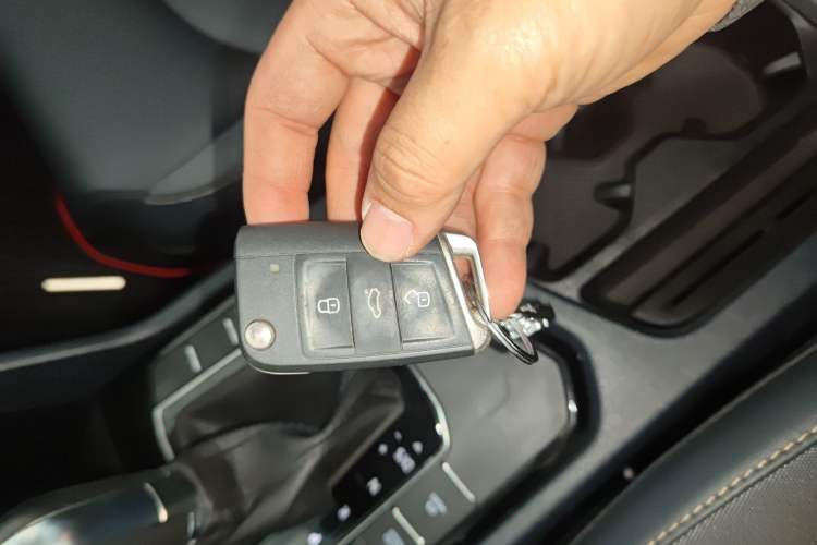 Used Volkswagen Tharu 2023 300TSI Two-Wheel-Drive Full Moon Edition Interior 1