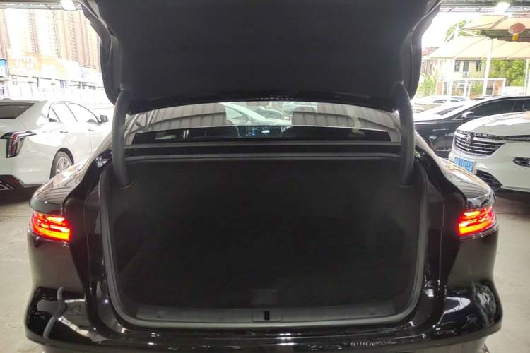 Used VOYAH PASSION 2024 PHEV Four-Wheel Drive Ultra-Long Range Flagship Model Trunk