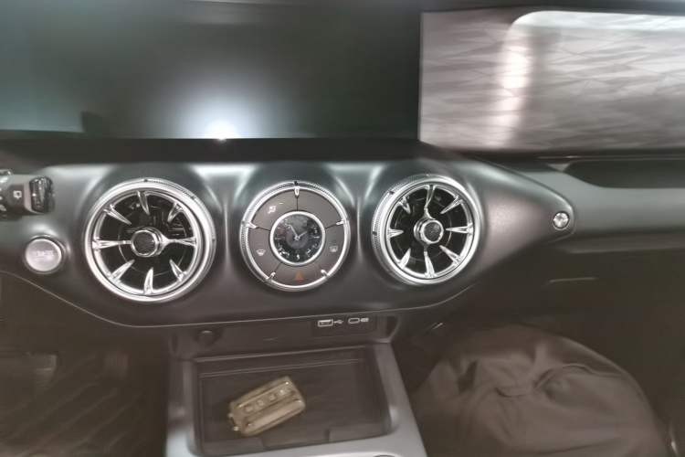 Used Tank 300 2021 City Edition 2.0T—Truly Stylish Audio And AC Panel