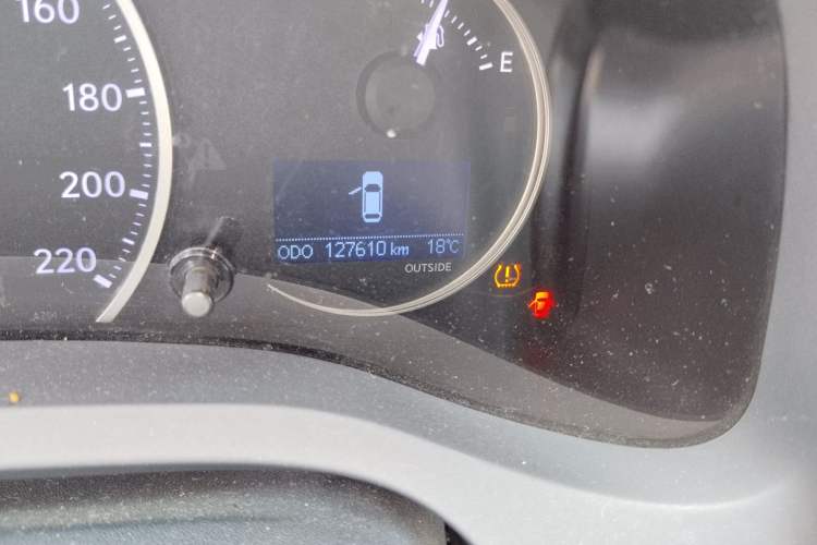 Used Lexus CT 2014 CT200h Elite Edition Monochrome Odometer Close Up