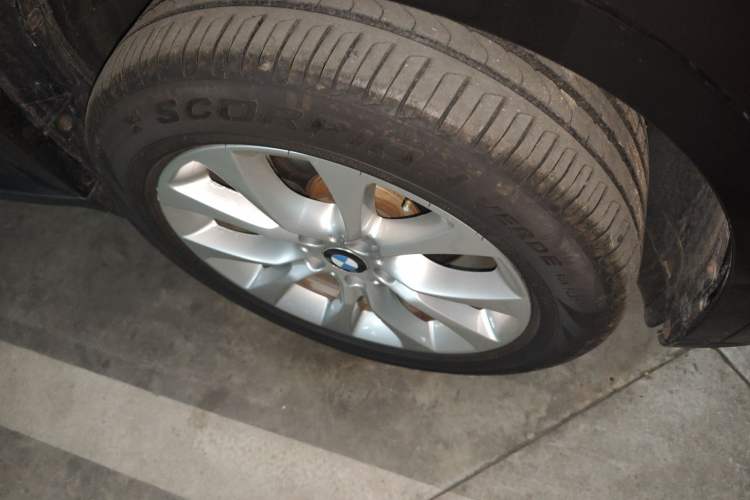 Used BMW X5 2018 xDrive28i Right Front Wheel Hub