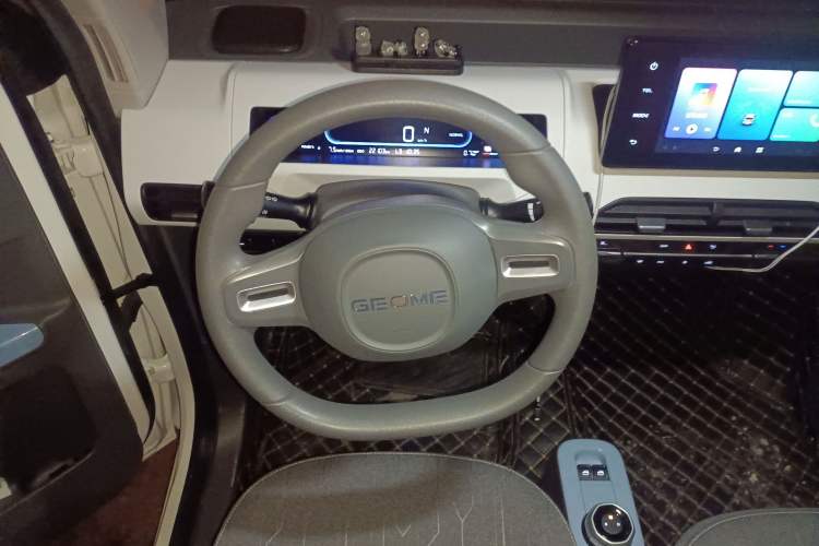 Used Geely Galaxy Panda 2023 Panda Mini 200km Endurance Bear
