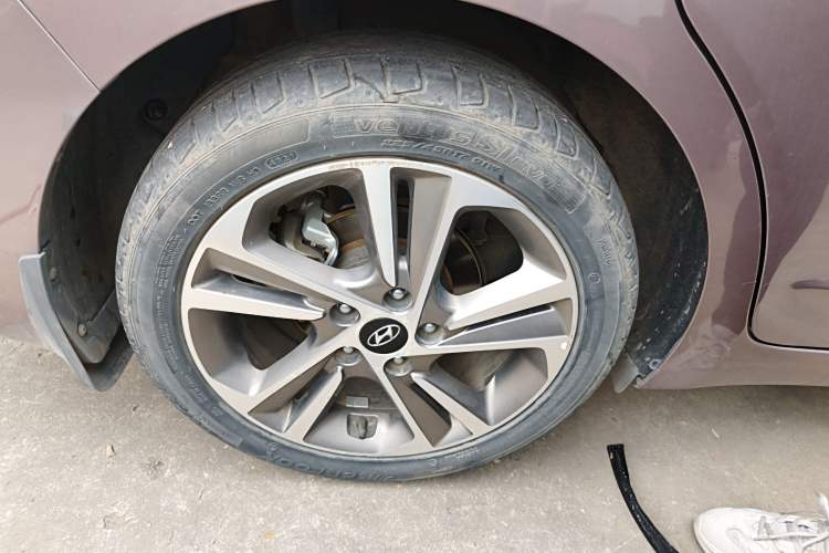 Used Hyundai Elantra (6th Generation / Lingdong) 2016 1.6L Automatic ZhiXuan – Elite Version Right Rear Wheel Hub