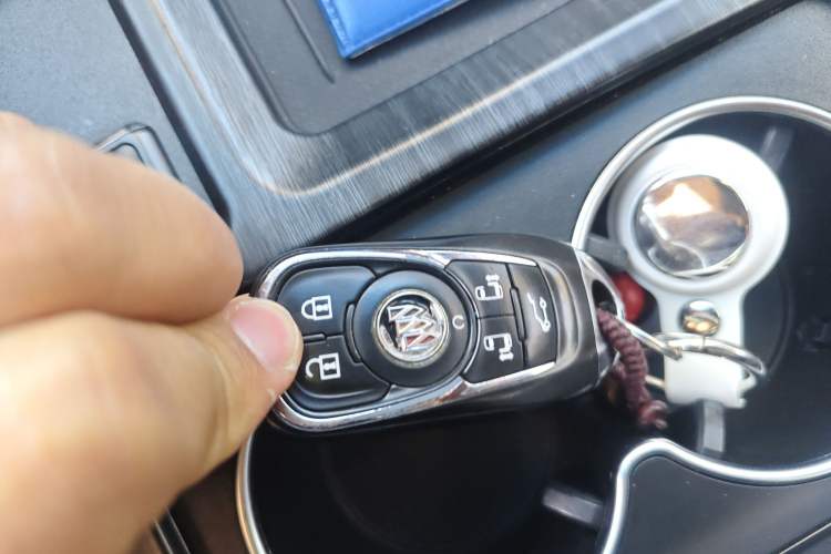 Used Buick GL8 2020 ES Land Cruiser 653T Luxury Model
