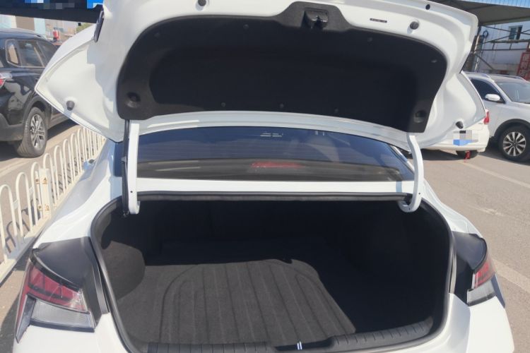 Used Hyundai Elantra 2022 1.5L CVT LUX Prestige Edition Trunk