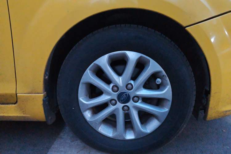 Used Ford Focus 2012 Hatchback Classic 1.8L Manual Fashion Edition
