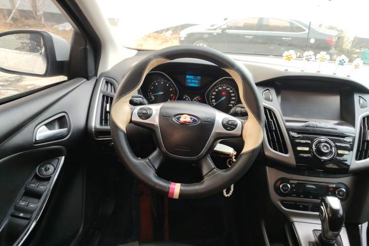 Used Ford Focus 2012 Hatchback 1.6L Automatic Fashion Edition
