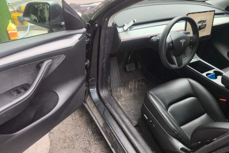 Used Tesla Model Y 2024 Rear-Wheel-Drive Version
