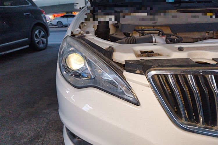 Used BAIC Senova D70 2018 Performance Version 1.8T Comfort Version Right Front Headlight